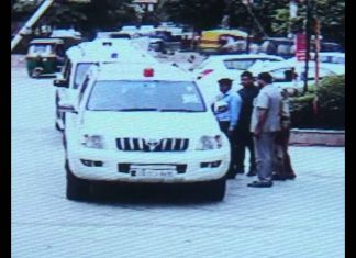 Culture Minister’s Staff Teaches VIP Culture to Security Guard. Video Viral