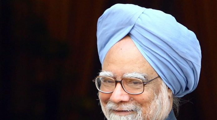 Manmohan Singh Terms Demonetisation, “Organised Loot & Legalised Plunder” Manmohan Singh on Demonetisation