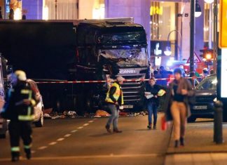 Lorry Drives Into Berlin Market Bustling With Christmas Shoppers – 9 Killed Berlin Market