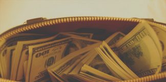 Impress People With Your Mind, Not Your Wealth! wealthy gulf arabs