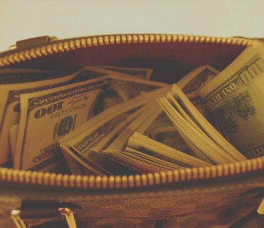 Impress People With Your Mind, Not Your Wealth! wealthy gulf arabs