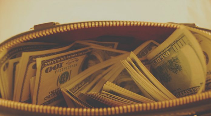 Impress People With Your Mind, Not Your Wealth! wealthy gulf arabs