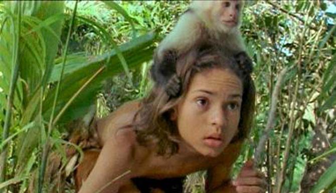 Tarzan Girl Or Mowgli – 8 Yr Old Found Living With Monkeys in UP, India. Eats, Walks Like Animals Living with Monkeys