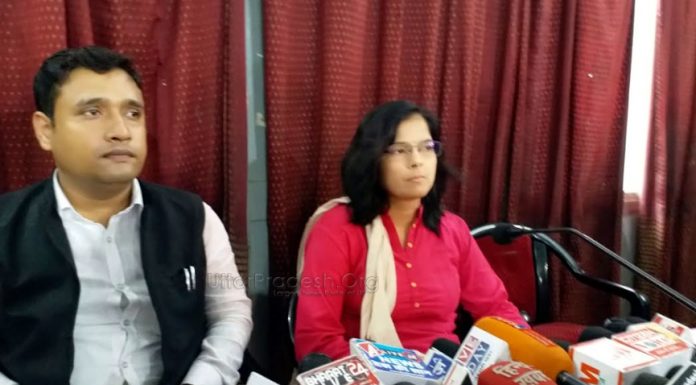 Wife Cries Foul Play As Munna Bajrangi Shot Dead Inside Prison munna bajrangi wife seema singh