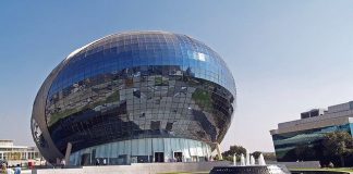 7 Reasons Why Pune Is The Best Place To Invest In Properties In India Invest in Properties in Pune - Infosys building