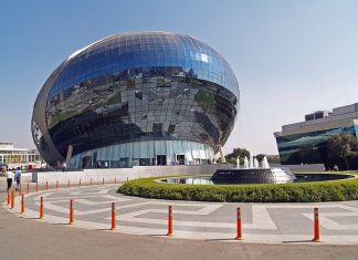 7 Reasons Why Pune Is The Best Place To Invest In Properties In India Invest in Properties in Pune - Infosys building