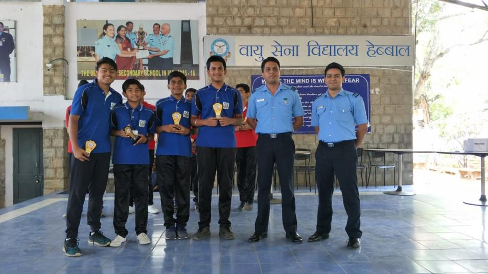 School students interacting with serving IAF officers