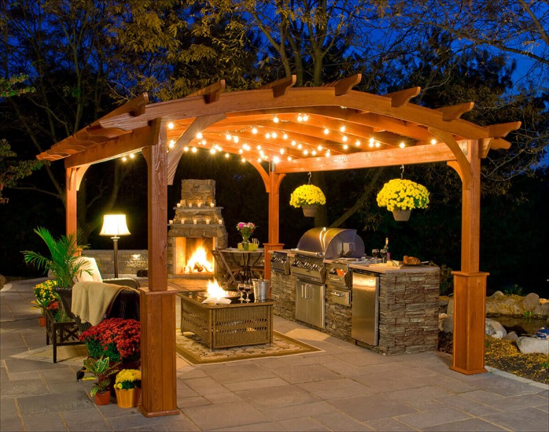 Outdoor Kitchen