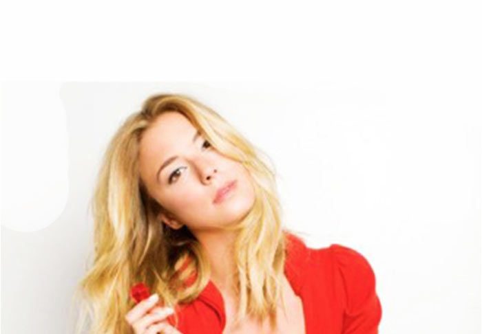 Top most beautiful and hottest Canadian Actress Emily VanCamp