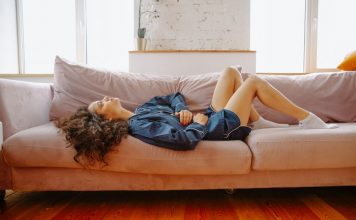 PRAG: India’s First Start-Up That Gives Menstruation Leave women-experiencing-menstrual-pain