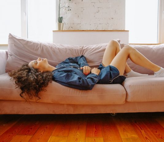 PRAG: India’s First Start-Up That Gives Menstruation Leave women-experiencing-menstrual-pain