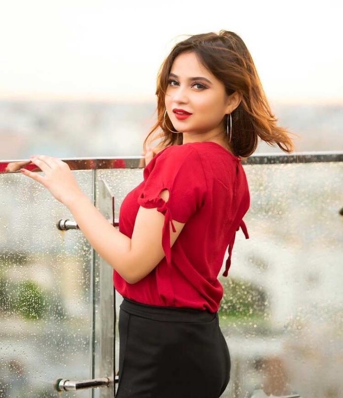 Hottest girls from Bangladesh