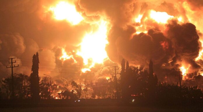 Explosion in Indonesian Oil Refinery Leaves Several Injured Indonesia Refinery fire