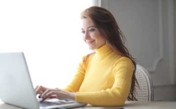 7 Smart Ways To Use Technology To Make Extra Money Working Online