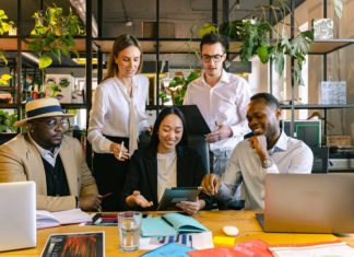 आपके व्यवसाय के लिए सर्वश्रेष्ठ कर्मचारी प्रशिक्षण उपकरण कौन से हैं? Best Employee Training Tools