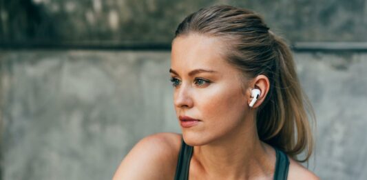 Heading Out For A Trip? Choose From These Trendy Wireless Earbuds Trendy Wireless Earbuds