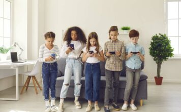 Digital Distractions – A Disturbing Trend That Is Destroying Gen Alpha Digital Distractions