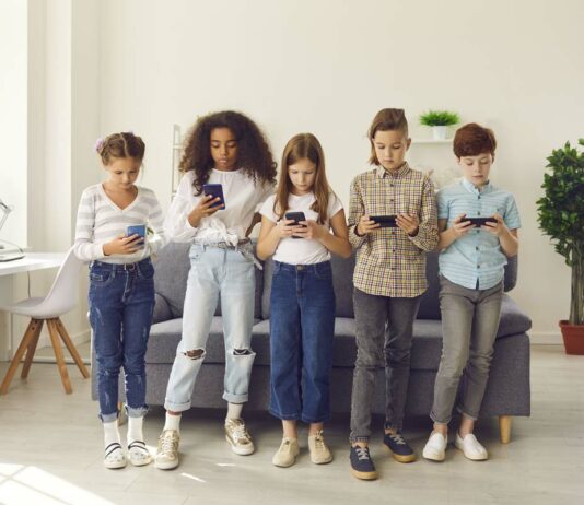 Digital Distractions – A Disturbing Trend That Is Destroying Gen Alpha Digital Distractions