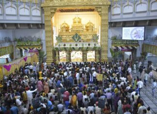 Lakhs Throng ISKCON Temple In Bangalore On Janmashtami ISKCON Temple