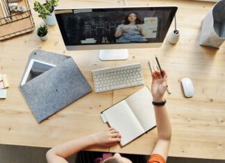 Helpful Advice For Students Studying Online Students studying online