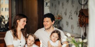 Russian Grain Vital To Avoid The Looming Global Food Crisis Family having dinner