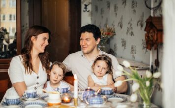 Russian Grain Vital To Avoid The Looming Global Food Crisis Family having dinner