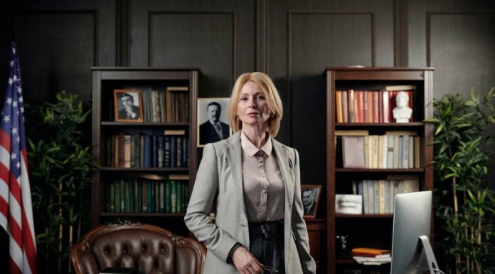 4 Super Smart Tax Strategies Successful Business Owners Implement Successful Business woman