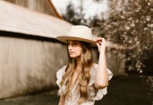 How To Dress Stylishly After 50? Dress stylishly