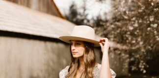 How To Dress Stylishly After 50? Dress stylishly