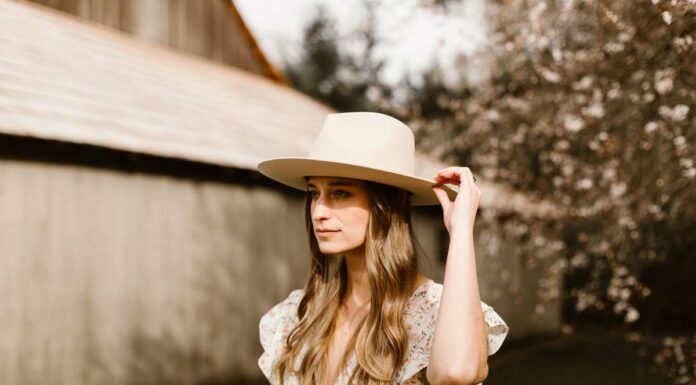 How To Dress Stylishly After 50? Dress stylishly