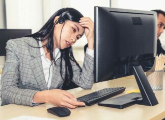 Unlocking Success in Trading Online: Essential Tips and Strategies A Woman trading online