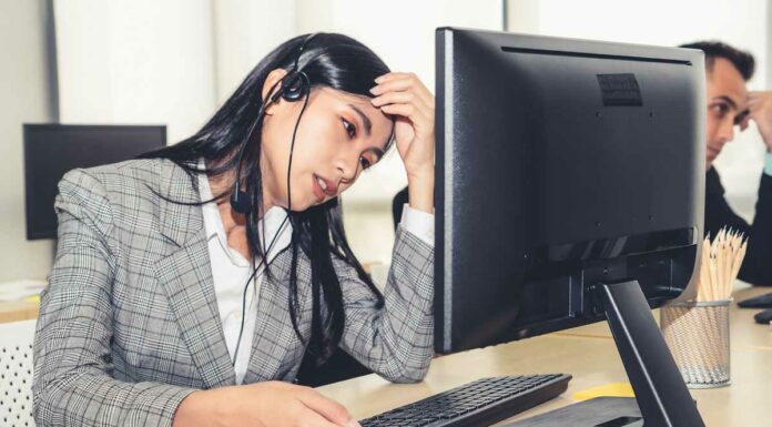 Unlocking Success in Trading Online: Essential Tips and Strategies A Woman trading online