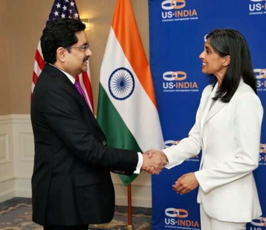 Kumar Mangalam Birla Receives Global Leadership Award from USISPF Birla receives Global Leadership Award at USISPF 2025.