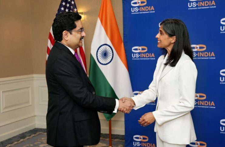 Birla receives Global Leadership Award at USISPF 2025.