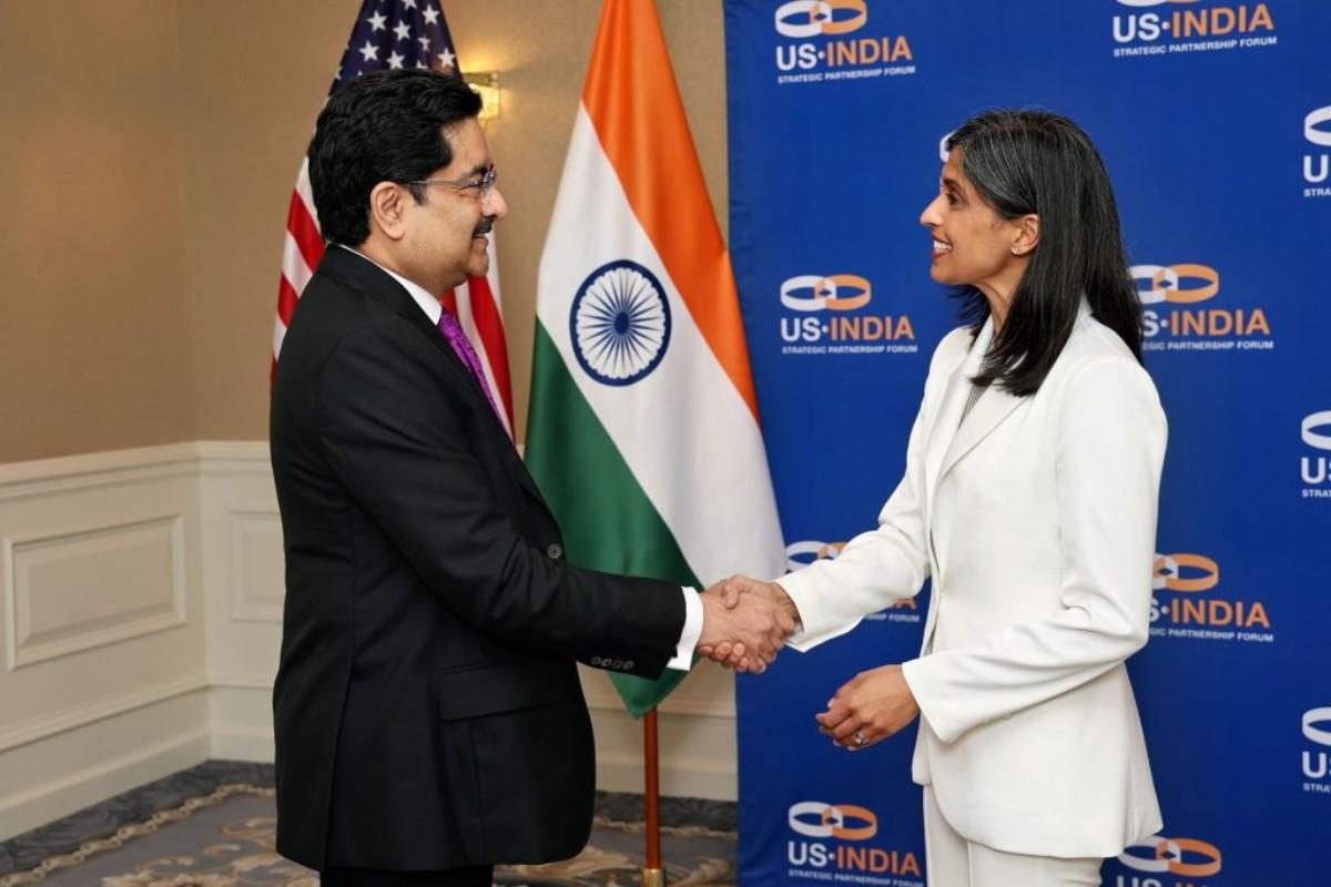Birla receives Global Leadership Award at USISPF 2025.