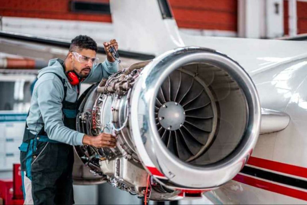 maint-person-working-turbin Aircraft Maintenance Engineer